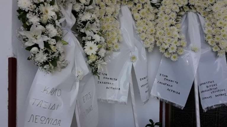 Οδύνη στις κηδείες των σμηνιτών που σκοτώθηκαν σε τροχαίο (ΦΩΤΟ)