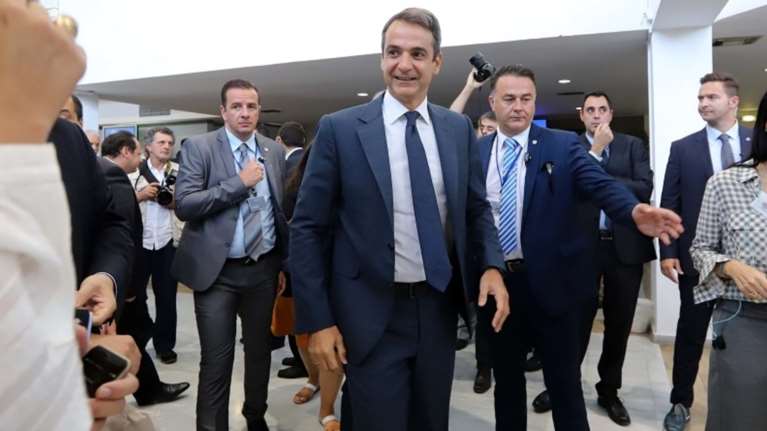 Γιατί πάει πίσω ο «γαλάζιος» ανασχηματισμός- Το παρασκήνιο