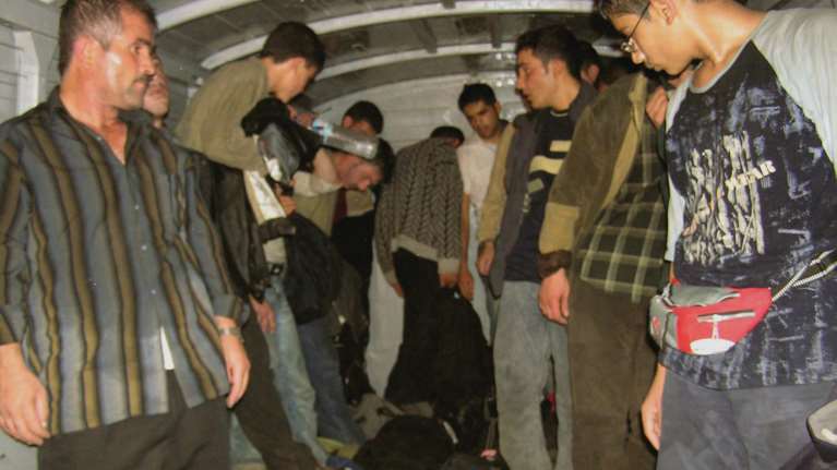 Πιάστηκε σε μπλόκο στην Εγνατία με 45 μετανάστες, οι 20 ανήλικοι