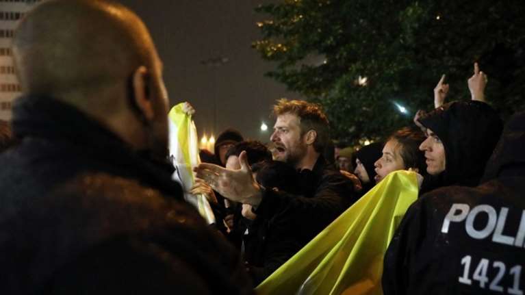 Ένταση σε αντιφασιστική συγκέντρωση στο Βερολίνο