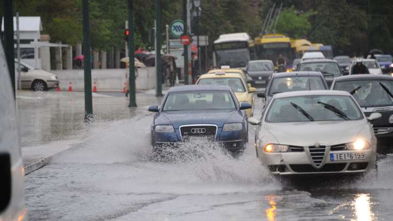 Bροχές και καταιγίδες σε όλη την Ελλάδα
