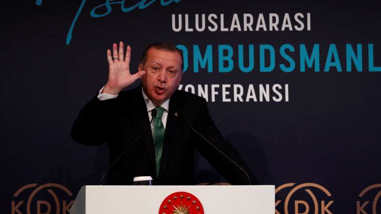 Νέες απειλές Ερντογάν κατά των Κούρδων: «Ολα στο τραπέζι»