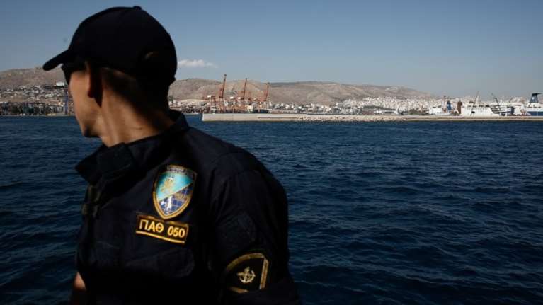 Νέα βύθιση πλοίου στον Ασπρόπυργο  με... άμεση κινητοποίηση