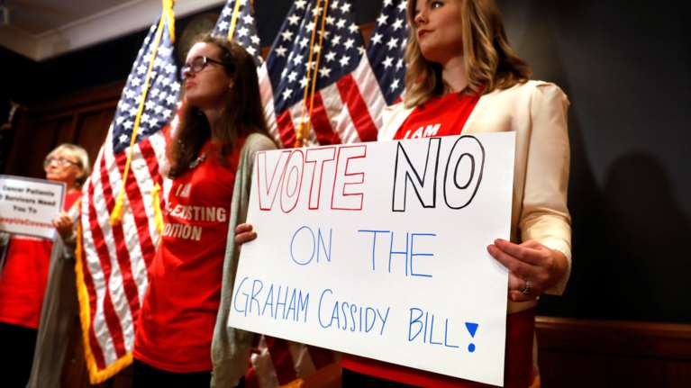 Kατέρρευσε και η νέα προσπάθεια Τραμπ για κατάργηση του Obamacare