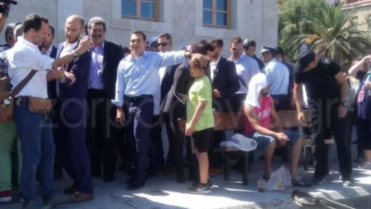 «Μπουζούριασαν» Πορτογάλο γιατρό που ήθελε να φωτογραφίσει τον Τσίπρα