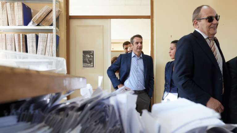 Αιφνιδιαστική επίσκεψη Μητσοτάκη στην Ευελπίδων