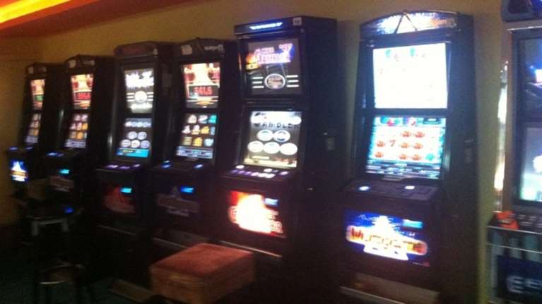 Ξενοδόχος στην Κω σε κύκλωμα με &quot;φρουτάκια&quot;