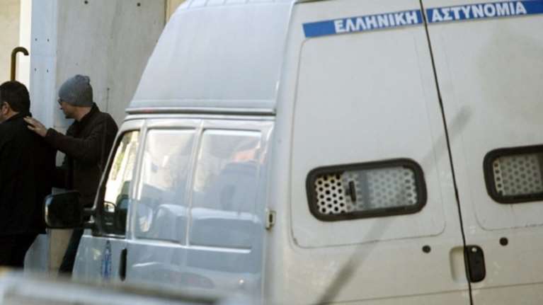 Αστυνομικός έκλεβε &quot;πύργους&quot; υπολογιστών από την υπηρεσία του