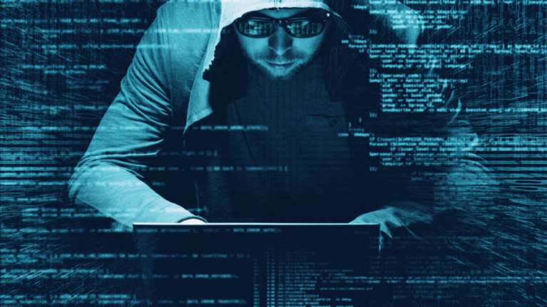 WSJ: Ρώσοι χάκερ έκλεψαν απόρρητα στοιχεία από πράκτορα της  NSA