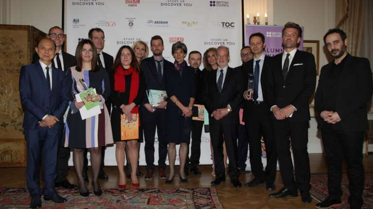 Παράταση υποβολής αιτήσεων για τα βραβεία Αποφοίτων Βρετανικής Εκπαίδευσης