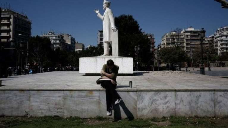 Στοιχεία σοκ: Με μισθό των 400 ευρώ μια στις δύο νέες θέσεις εργασίας