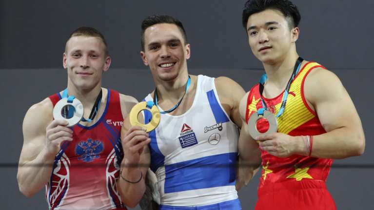 To ζεϊμπέκικο του Πετρούνια μετά τη νίκη στο Μόντρεαλ