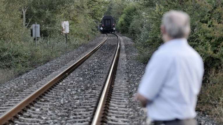 Οινόφυτα: Νεκρός νεαρός που παρασύρθηκε από τρένο