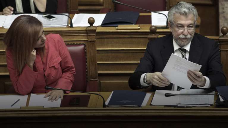 Γκρίνιες από βουλευτές του ΣΥΡΙΖΑ για το ν/σ ταυτότητας φύλου