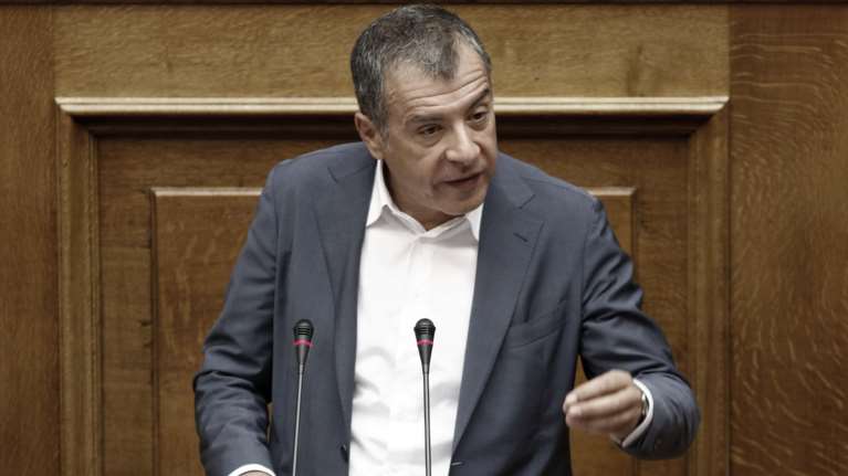 Θεοδωράκης: Καθήκον μας η κατοχύρωση των δικαιωμάτων της μειοψηφίας