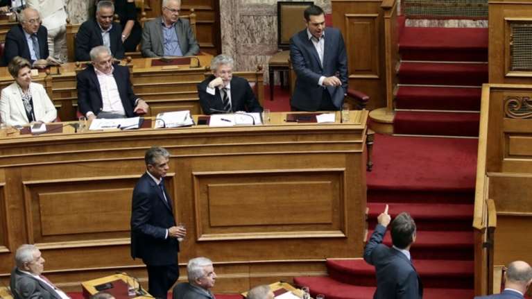 Ρήγμα στις κομματικές &quot;ταυτότητες&quot; από το νομοσχέδιο για το φύλο