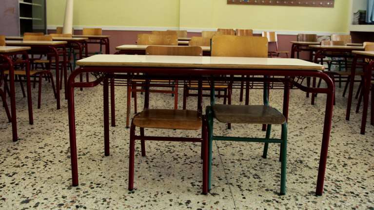 Αγρίνιο: Καινούργιο διπλό κρούσμα ρίψης ναφθαλίνης σε σχολείο