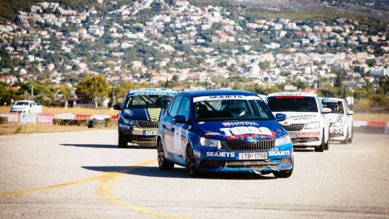 Δείτε όλα τα στιγμιότυπα από τον αγώνα αυτοκινήτων στο Τατόι