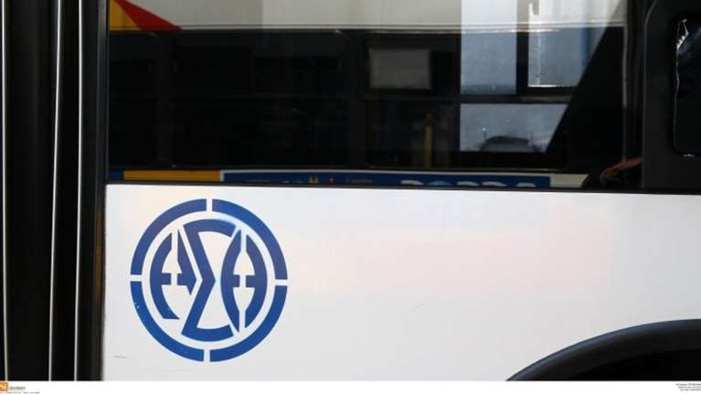 Οδηγός του ΟΑΣΘ σταμάτησε το δρομολόγιο του για να αγοράσει τσιγάρα video