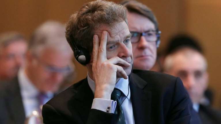 Τόμσεν: Δεν ζητάμε νέα μέτρα - Καμπανάκι για τα κόκκινα δάνεια