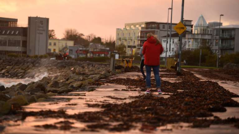 Η Οφηλία σάρωσε την Ιρλανδία-Τρεις νεκροί