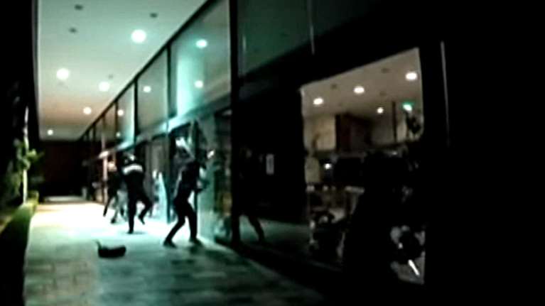 Επίθεση με σφυριά στον Συμβολαιογραφικό Σύλλογο Εφετείου Αθηνών (ΦΩΤΟ)