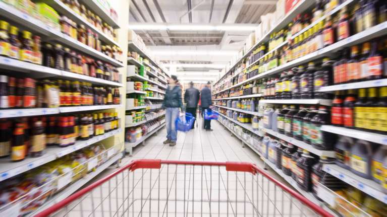 Έρευνα: «Μαχαίρι» στις δαπάνες για τρόφιμα από τα νοικοκυριά