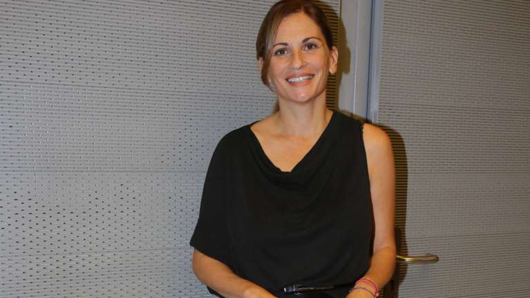 Η Παπαθωμά περιγράφει καρέ καρέ την περιπετειώδη γέννα της στο σπίτι