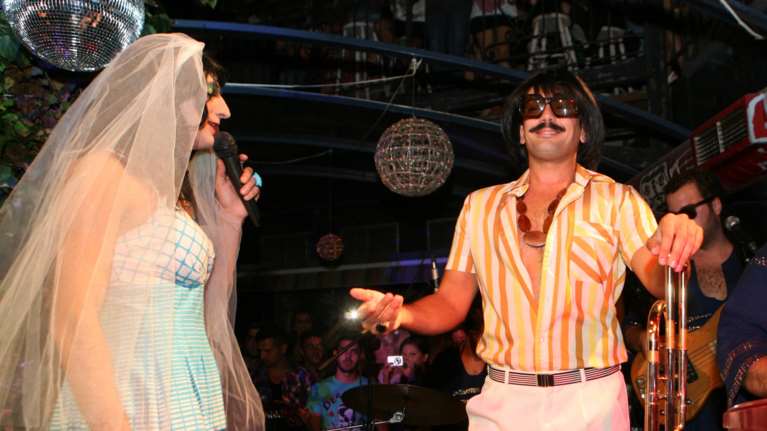 Τόνι Σφήνος: Στο παρελθόν είχα παντρευτεί φίλο μου στην Αμερική