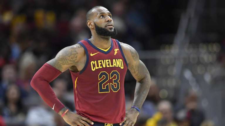 Ο Λεμπρόν συμπαραστάτης σε κοριτσάκι με παιδικό καρκίνο