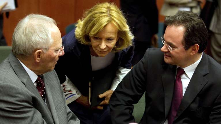 FAZ: Πώς η Ελλάδα έσωσε το ευρώ και ο ρόλος του Σόιμπλε