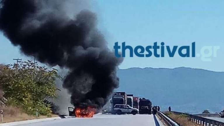 Πυρκαγιά σε περιπολικό της Αστυνομίας έξω από τη Θεσσαλονίκη