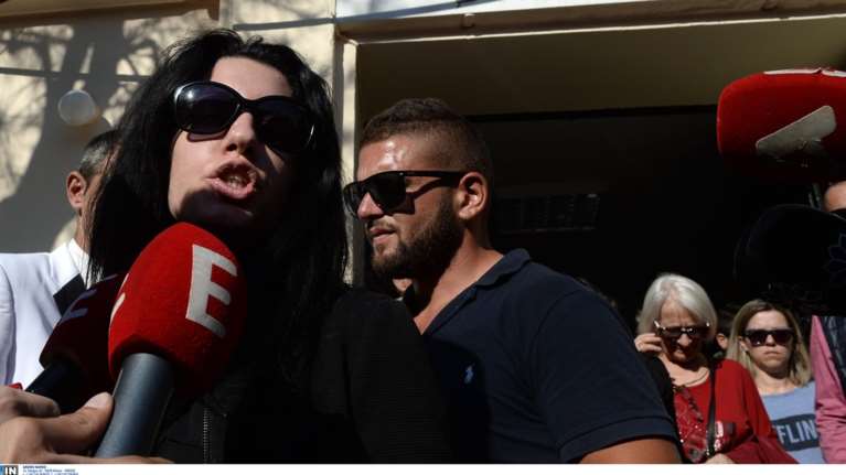 Σκληρή επίθεση από την αδερφή της Δώρας στον πατέρα: «Αλήτη εσύ την έφαγες»