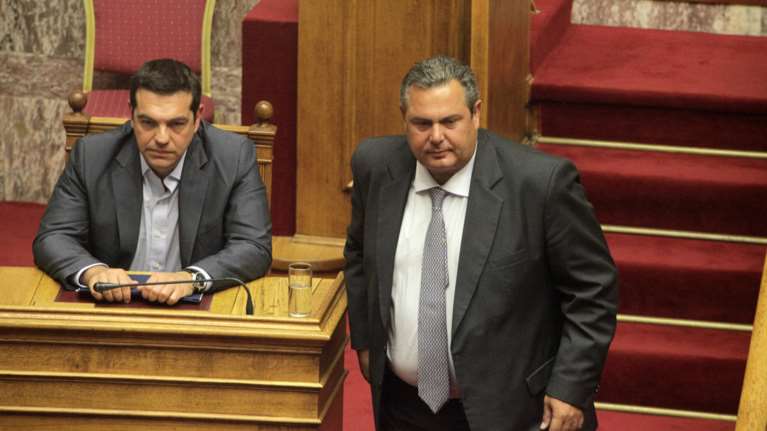 Η διγλωσσία του Τσίπρα: Και με τον Καμμένο και με την Κεντροαριστερά