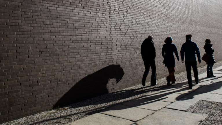 Χωρίς τέλος η κατατρακύλα των μισθών στον ιδιωτικό τομέα