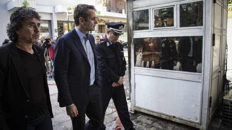 Μητσοτάκης στο ΑΤ Πεύκης: Θα αποκαταστήσω το νόμο και την τάξη