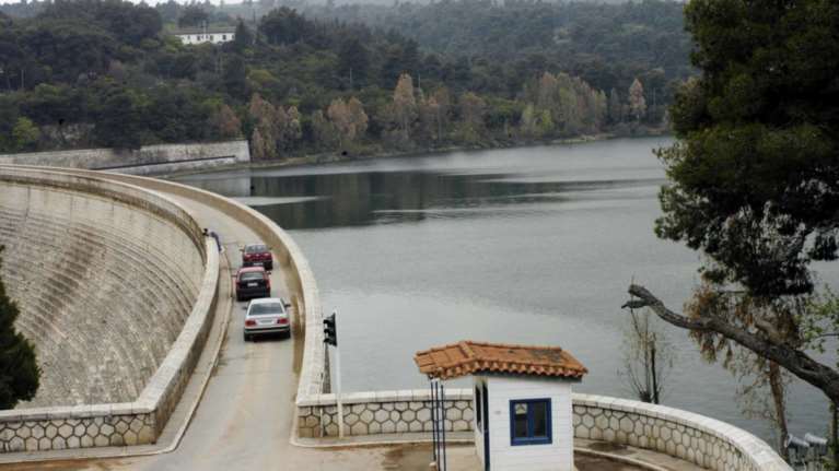 Η ΕΥΔΑΠ εκπέμπει SOS: Όλο και λιγότερο νερό στους ταμιευτήρες