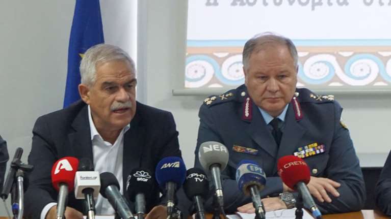 Ο αρχηγός της ΕΛ.ΑΣ σε ρόλο...Τόσκα απαντά στον Μητσοτάκη