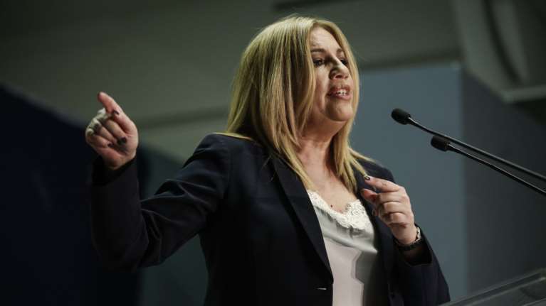 Φώφη σε Τσίπρα: Για ποια έξοδο από τα μνημόνια μιλάς όταν...