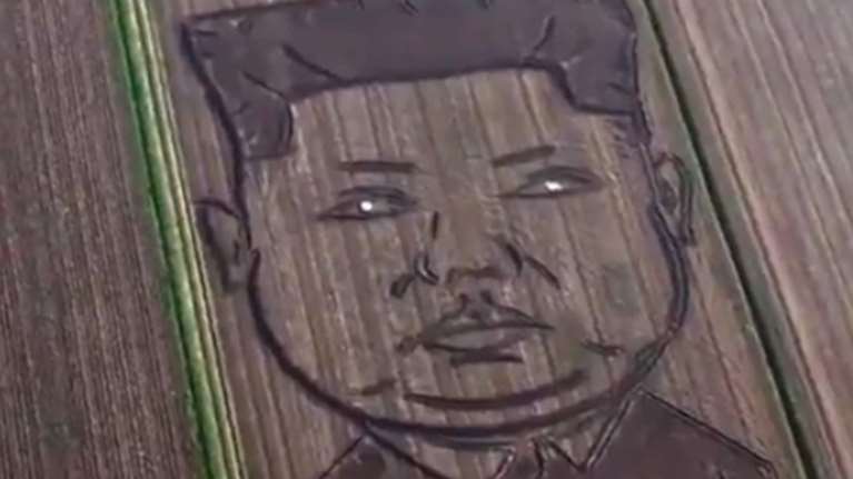 Ο Κιμ Γιόνγκ Ουν καρικατούρα σε ένα χωράφι της Ιταλίας