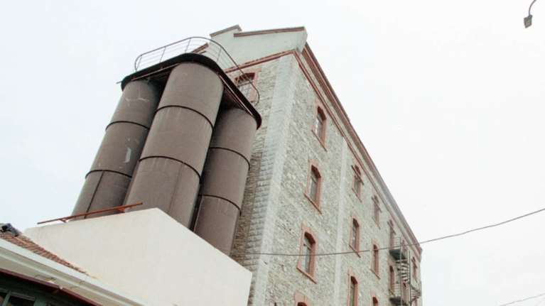 Σοκ στη Θήβα: Βουτιά στο κενό για 47χρονο πατέρα δύο παιδιών