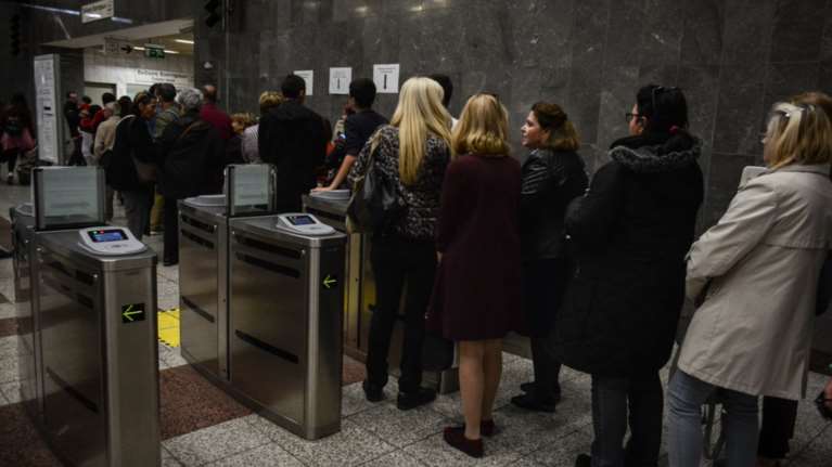 Υφυπουργός Μεταφορών: Οι ουρές οφείλονται σε ...παρανόηση