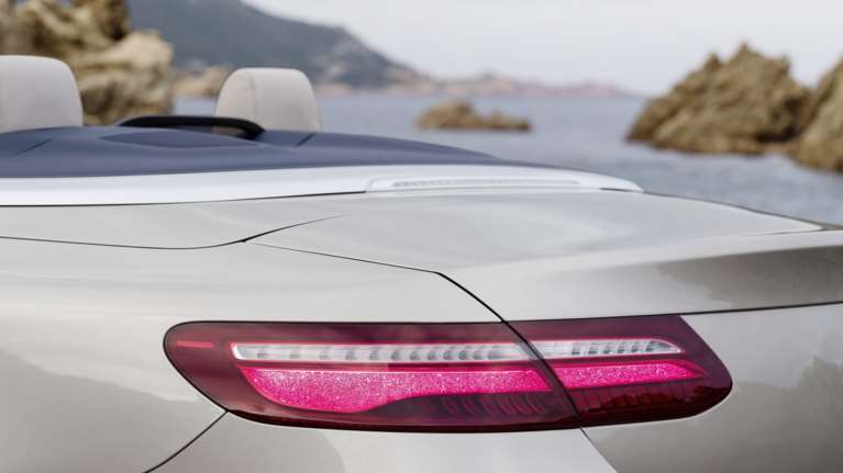Νέα Mercedes E Class Cabrio: Το χειμώνα ανοίγουμε την οροφή!
