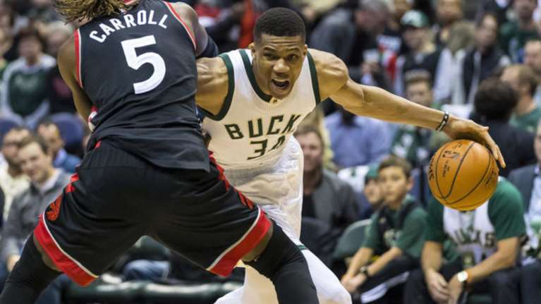 Νέο εντυπωσιακό σόου από τον Γιάννη κόντρα στους Θάντερ