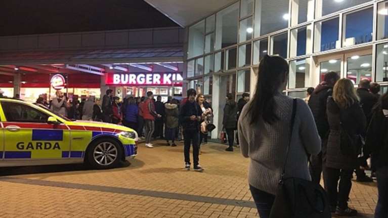 Δουβλίνο: Ένοπλος έφηβος σε εμπορικό κέντρο - Εκκενώθηκε η περιοχή
