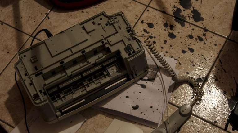 Έφοδος αναρχικών σε συμβολαιογραφείο στα Εξάρχεια