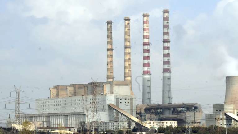 Καπνός για...όνειρα βγήκε από τα φουγάρα του ΑΗΣ Καστοριάς, video