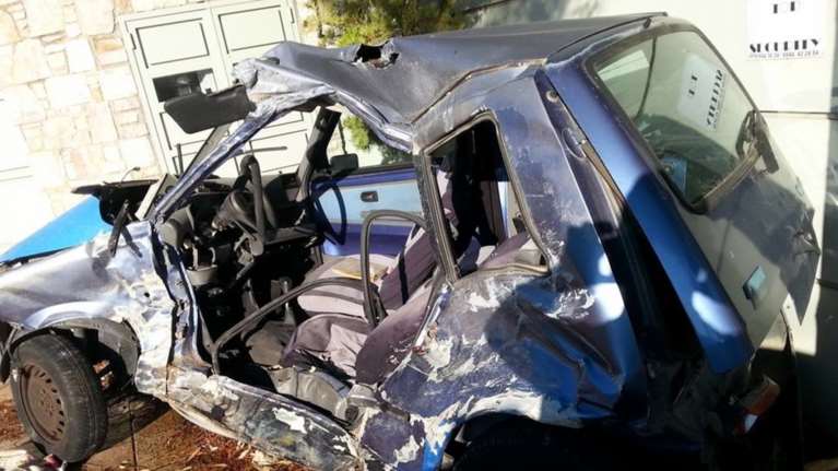 Λεωφορείο των ΚΤΕΛ διέλυσε ΙΧ - Νεκρός ο οδηγός του οχήματος