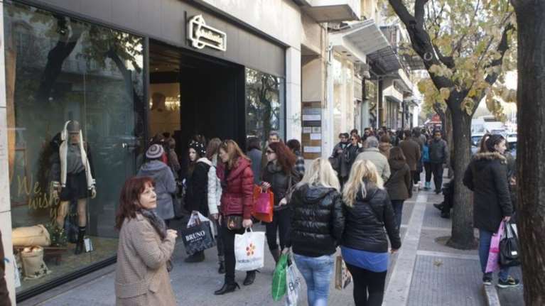 Ανοιχτά τα καταστήματα σήμερα, απεργία των ιδιωτικών υπαλλήλων