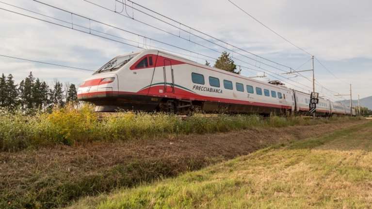 Έτοιμο για την επετειακή ιστορική διαδρομή της 25ης Μαρτίου το &quot;Λευκό Βέλος&quot; - Έφτασε στη Φθιώτιδα